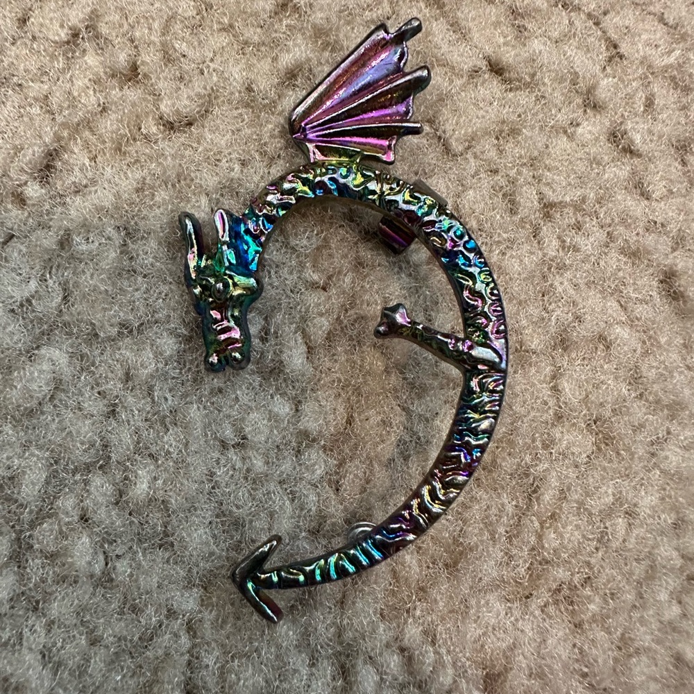 Dragon ear crawler earring